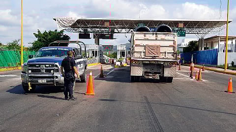 En caso de emergencia, las líneas telefónicas 911 y 089 se mantienen en operación las 24 horas