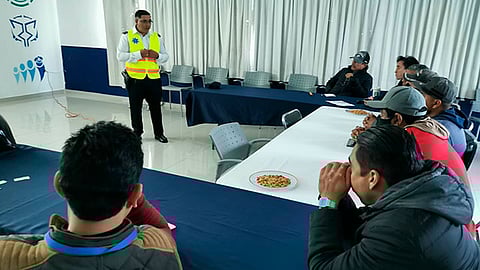 La finalidad es difundir conocimientos y medidas responsables en la conducción de vehículos automotores oficiales que permitan prevenir accidentes