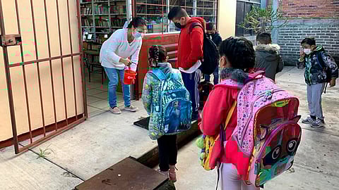 Los alumnos deben evitar llevarse a la boca materiales escolares