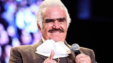 Según un informe del conductor Juan José Origel, el cantante podría regresar antes de Navidad, a casa