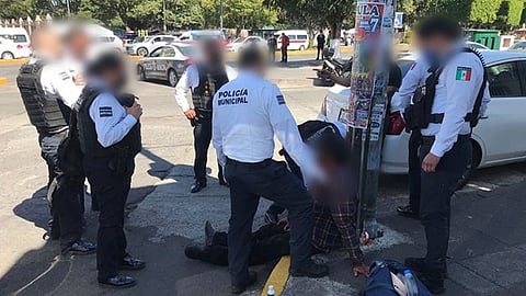 El conductor del vehículo quedó asegurado para deslindar responsabilidades