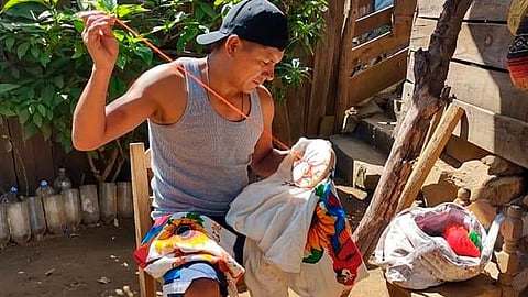 Se demuestra una vez más que bordar no es una actividad exclusiva de las mujeres