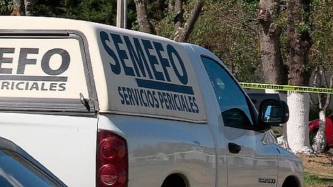 De acuerdo con las fuentes, a la finada se le apreciaron huellas de estrangulamiento