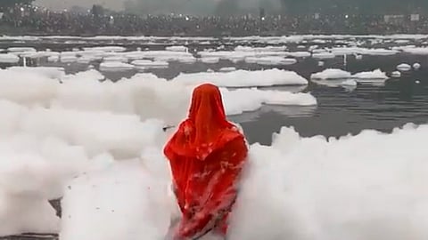 Los religiosos no quisieron dejar de realizar su festividad pese a la toxicidad