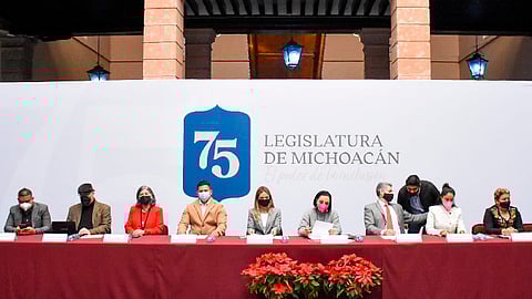 El acto fue encabezado por integrantes del Comité de Comunicación Social