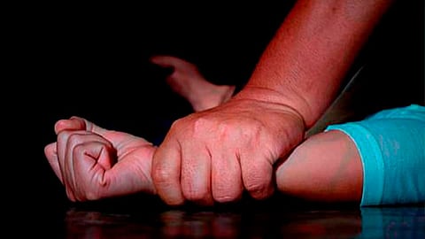 La legisladora apuntó que dentro del feminicidio no se deben soslayar acciones urgentes, como lo es la visibilización y el incrementar las penas cuando este delito se cometa contra personas en desarrollo