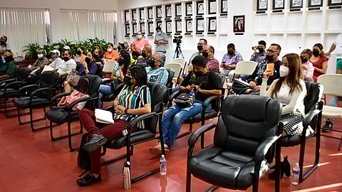 Capacitan a cuarenta prestadores de servicios turísticos en Lázaro Cárdenas