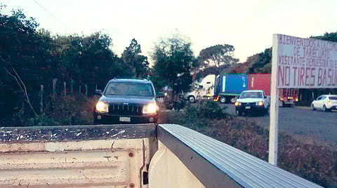 Los quejosos impidieron el paso de automovilistas por las rúas