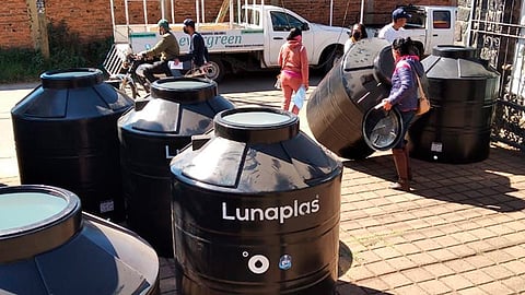 Con tinacos, calentadores solares, despensas y apoyos a la educación atienden a población vulnerable de Morelia