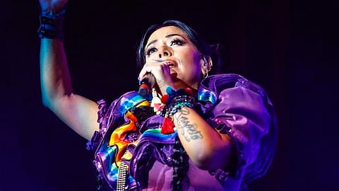 La cantante no podrá asistir a la inauguración de su restaurante