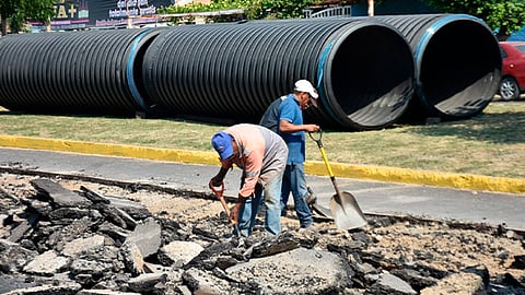 El objetivo es la colocación de una tubería corrugada de 60 pulgadas en 50 metros, asimismo se hará la reposición de carpeta asfáltica de 7 cm de espesor