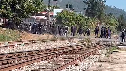 Se reportan al menos 10 elementos de seguridad heridos 