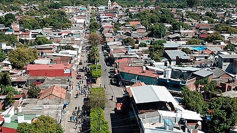 Hay 8 policías y al menos 2 guardias nacionales heridos