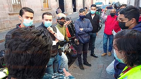 La noche del lunes un policía municipal atropelló a un repartidor