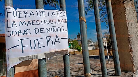 Morelia: sigue toma de primaria Libertad; padres piden solución