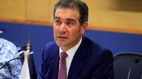 Agregó que él tiene la firme intención de quedarse a cumplir su responsabilidad