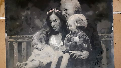 "Es una declaración de amor y resistencia a pesar de los muros de la prisión", señaló Moris