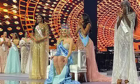 Durante la ceremonia, que fue transmitida para todo el planeta, se rindió un homenaje por las víctimas que dejaron los bombardeos de Rusia en contra de Ucrania.