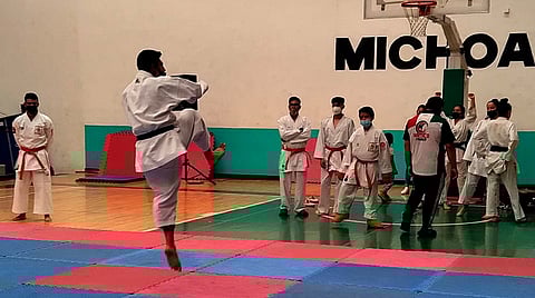 Espera que sigan creciendo ya que considera que hace falta formar a más gente con principios que el Karate inculca