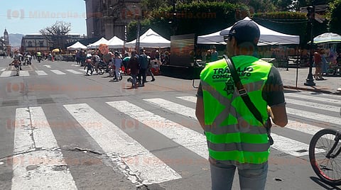 Morelia: detenidos en alcoholímetros hacen labor social en ciclovía dominical