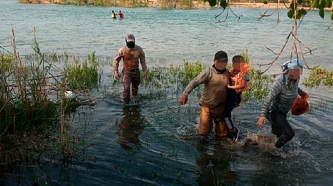 Se logró el rescate de la mujer de nacionalidad cubana y su hijo menor de edad, a quienes trasladaron a tierra firme del lado mexicano