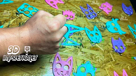 Los llaveros tienen divertidos diseños de animalitos y funcionan como un arma simple que se pone en los dedos