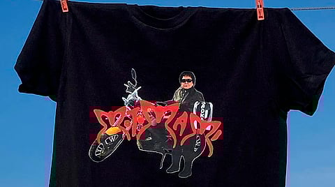 La playera está disponible ya para envíos a todo México