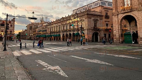 Soplará viento de ligero a moderado variable, con algunas rachas