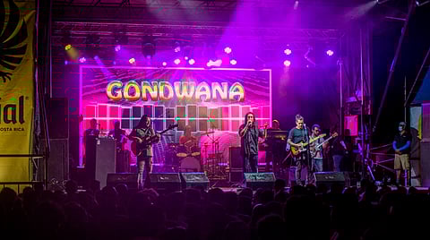 La cita será en el Salón Arena