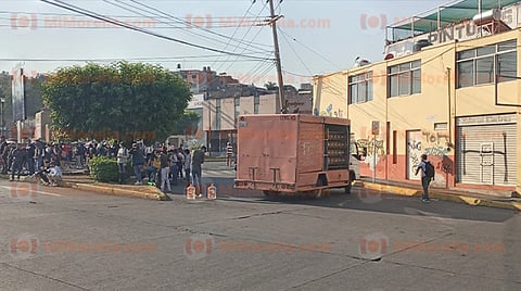 ONOEM se manifiesta en Morelia con camiones retenidos