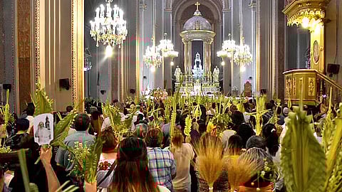 La tradición alude al pasaje bíblico sobre la bienvenida festiva que recibió al entrar en Jerusalén, con palmas para flanquear vitorearlo