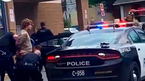 De acuerdo a medios locales, la policía de Buffalo, indicó que al momento se reportan 10 personas fallecidas