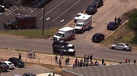 El mandatario también agregó que el atacante presuntamente le disparó a su abuela antes de ejecutar su crimen en la escuela primaria