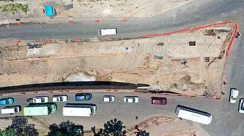 La ley establece aplicar sanciones e incluso si se mantiene un 15 por ciento de atraso en las obras se pueden rescindir los contratos