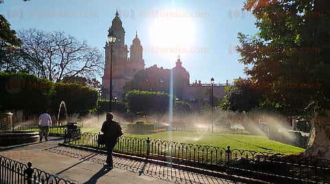 Será un día soleado en la capital michoacana, pero no se descartan lluvias débiles