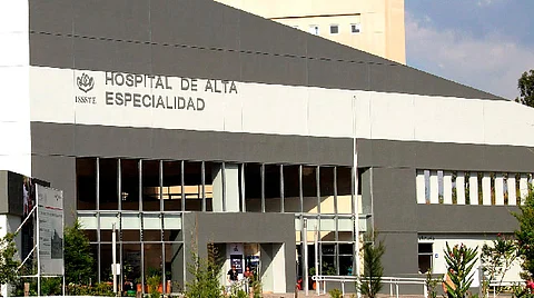 Además mencionó que el trato fue extraordinario por parte del personal de seguridad, de enfermeras y trabajadores administrativos