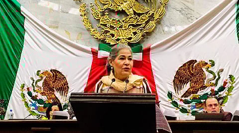 Explicó que no está en contra de sus derechos como personal de base, sino para mejorar su desempeño, para que el servicio público sea de calidad y con eficiencia