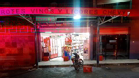 Matan a balazos a un joven en tienda de vinos y licores, en Jacona