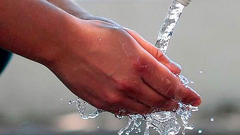 La red de agua potable se colapsó por la antigüedad de los tubos, lo que provocó la falta de agua
