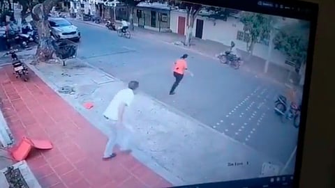 La policía se llevó capturado al agresor