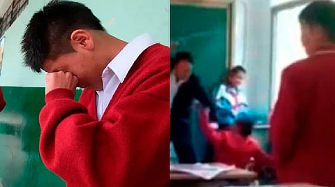 Maestro golpea a estudiante frente a toda la clase, por defender a otro