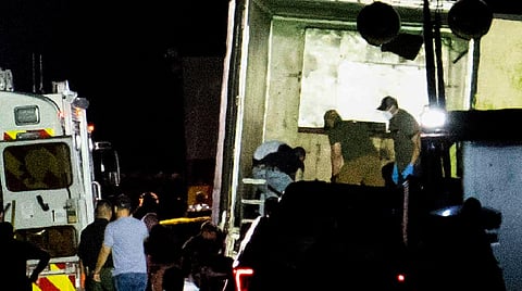 Confirman que migrantes fallecidos en tráiler eran de 8 estados del país