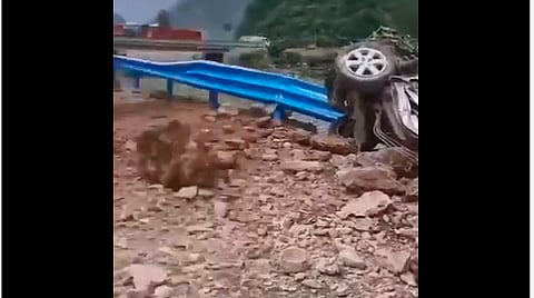 El sismo se registró sólo tres minutos después de otro de magnitud 4.5 en el municipio vecino de Baoxing