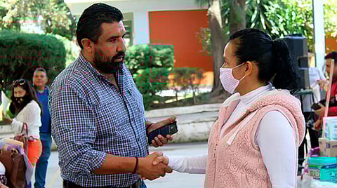 Entrega Gobierno de Tarímbaro sanitizante a escuelas con "Salud en tus Manos"