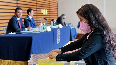 La sesión del Consejo Universitario, Máximo Órgano de Gobierno de esta Casa de Estudios, estuvo presidida por el rector Raúl Cárdenas Navarro