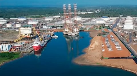 Significa también el ser independientes en medio de una crisis energética como la de ahora, aseguró el mandatario