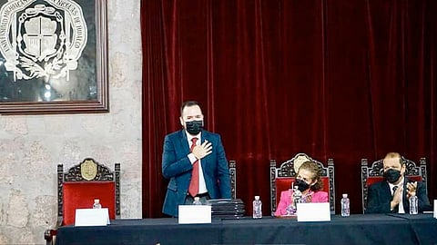 Destacó el esfuerzo que se ha hecho a lo largo de los años por dignificar esta profesión, que mencionó, es una tarea diaria que depende de cada uno de quienes prestan estos servicios