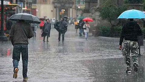 Onda tropical 14 y posible ciclón traerá lluvias fuertes a Michoacán