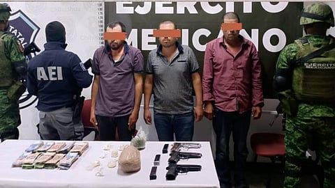 Detienen a primo hermano de "El Chueco" en Chihuahua; aseguraron armas, drogas y dinero