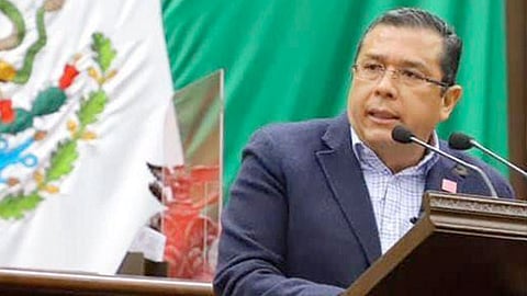 El legislador enfatizó que lo que se busca es reestructurar 19 mil 500 millones de deuda pública que tiene la entidad